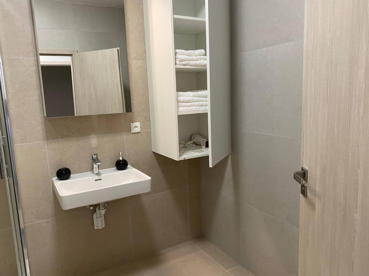 Апартаменты Perla Hradce 101 Градец-Кралове Экстерьер фото